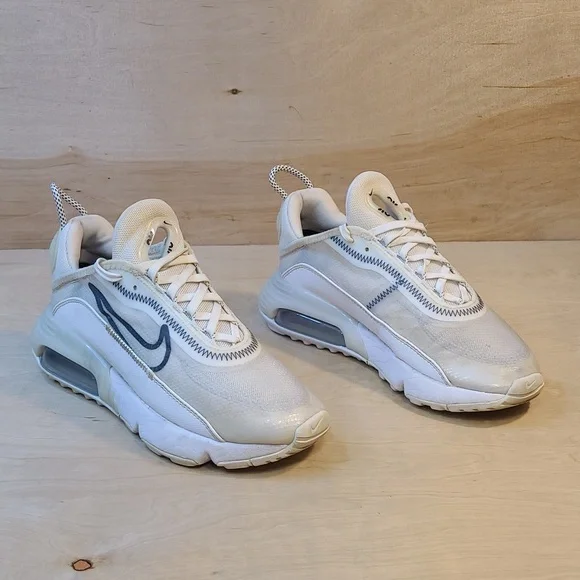 Nike Air Max 2090  White Wolf Grey Sneakers - Picture 2 of 10
